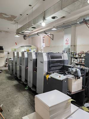 制假团伙借90余家网店接单 长沙警方查获1200万张假商标标识